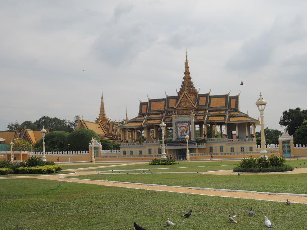 Golden Boat Guesthouse Phnom Penh Eksteriør billede