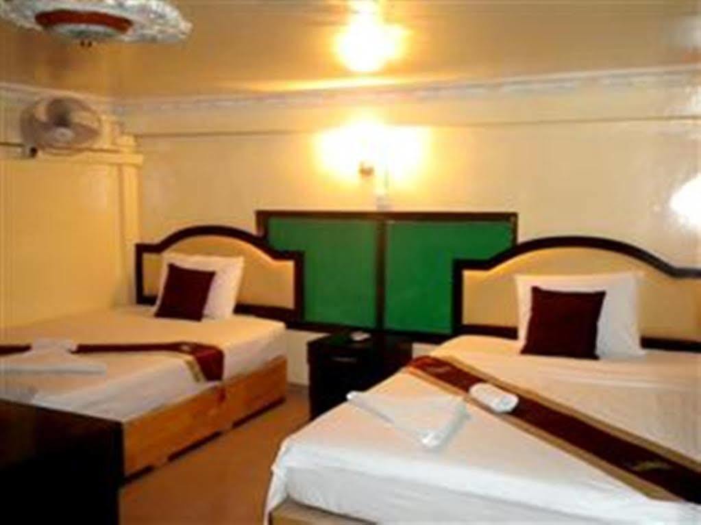 Golden Boat Guesthouse Phnom Penh Eksteriør billede