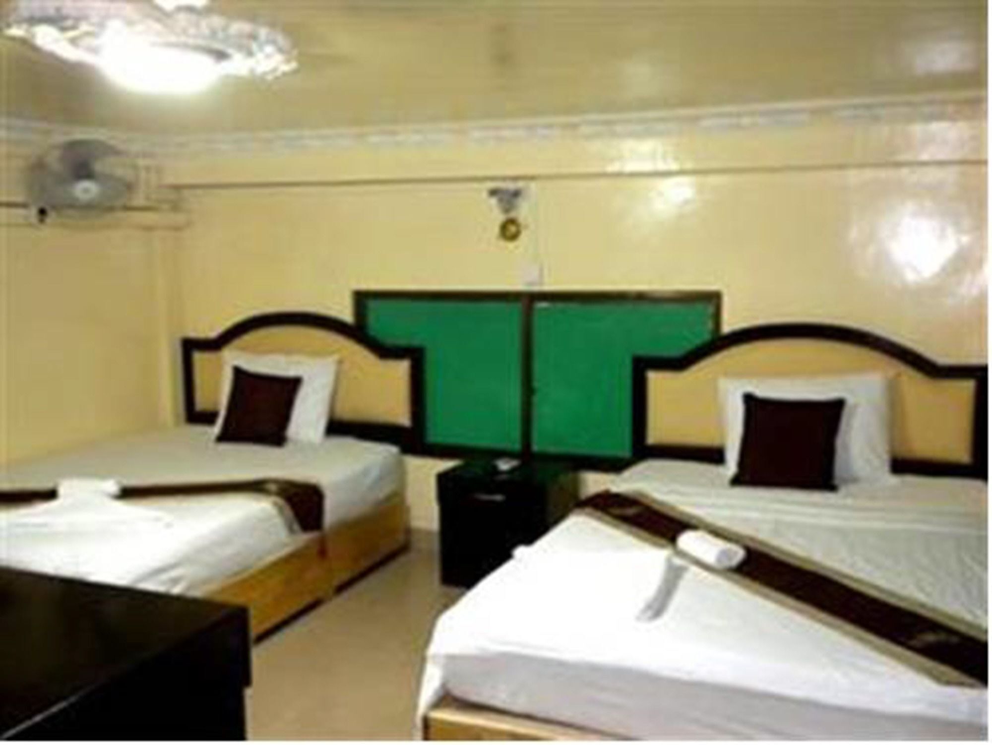 Golden Boat Guesthouse Phnom Penh Eksteriør billede